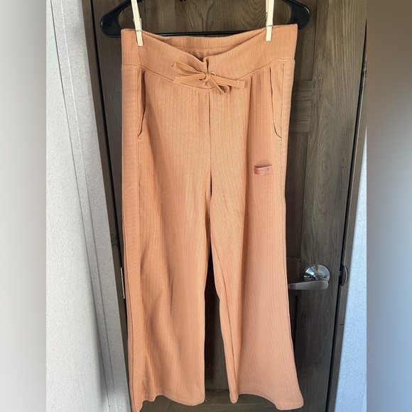 Nike Sweatpants - Picture 1 of 8